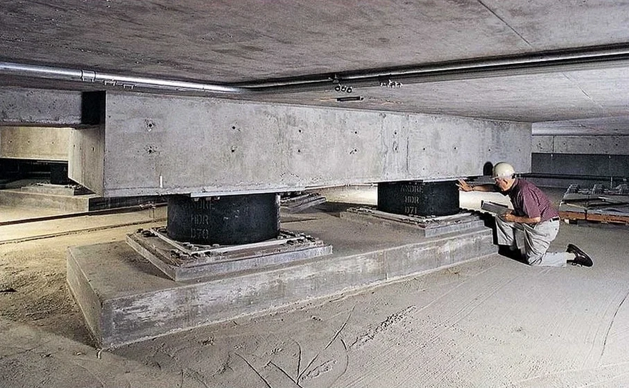 Projeto de Isolamento Sísmico de Base em Belém